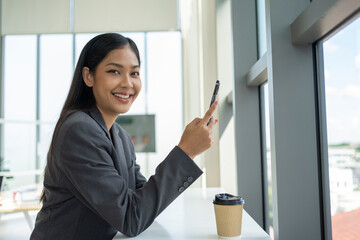 Showcasing meetings led by visionary leaders to drive the organization's business growth.