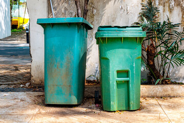 Obraz premium Green garbage bins