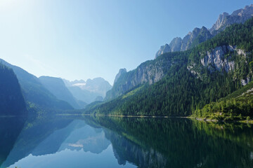 Fototapeta na wymiar Gosau lake in the Austrian Alps 