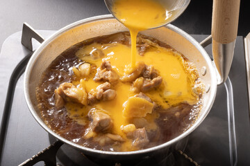 親子丼　（秋田県産　比内地鶏）