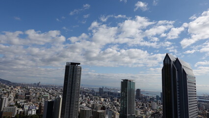 秋空と神戸の街