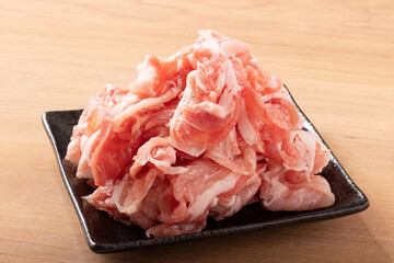 山形県産　庄内豚　肩ロース切り落とし（しゃぶしゃぶ用）