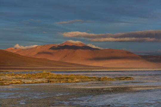 Lake in Bolivia © Galyna Andrushko