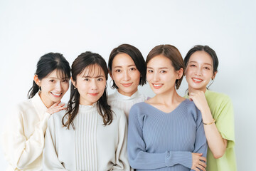 カジュアルファッションのミドル女性グループ