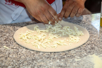 preparazione pizza