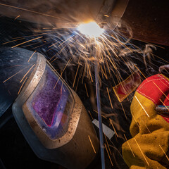 electric welder during operation