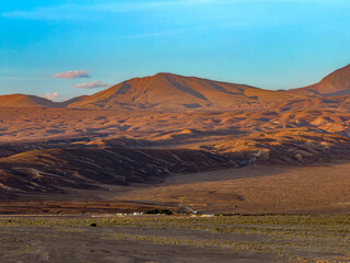 Vista aérea do por do sol e final da tarde em San Pedro de Atacama, Chile. 