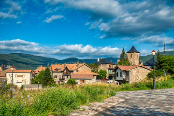 Fototapeta na wymiar Gavín ​​is a Spanish town belonging to the municipality of Biescas, in Alto Gállego, province of Huesca, Aragón. Spain