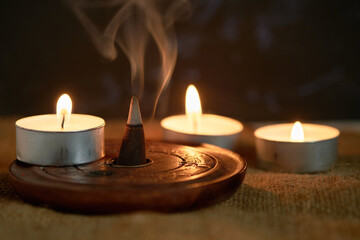 Aromatic incense and smoke for relaxation