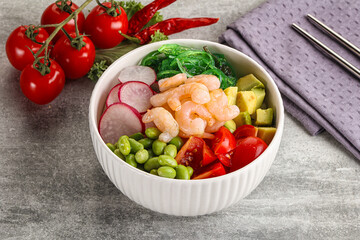Hawaian cuisine - Poke with cocktail shrimps