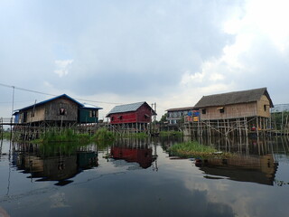 Obraz premium Lakes houses