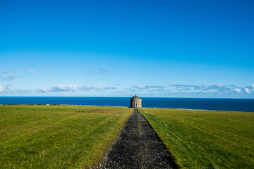 Maison d'observation centree a l'horizon