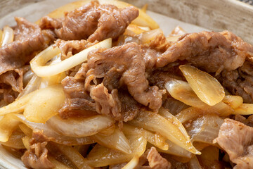 牛バラ焼き(ご当地グルメ「十和田バラ焼き」イメージ)のアップ。
