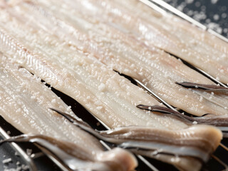 Raw eel with bones and thorns removed	