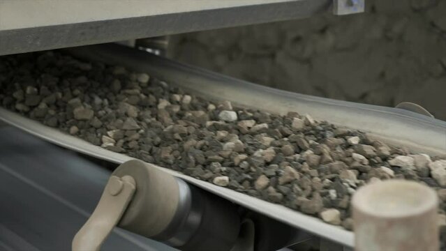 Belt Conveyor, Cold Elevator and hopper to supply cold aggregate from cold bin. Distribute cold aggregate via belt feeder to aggregate belt conveyor according to certain proportions