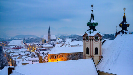 panoramic view of the old town of Steyr in Upper Austria on a snowy day in December - obrazy, fototapety, plakaty