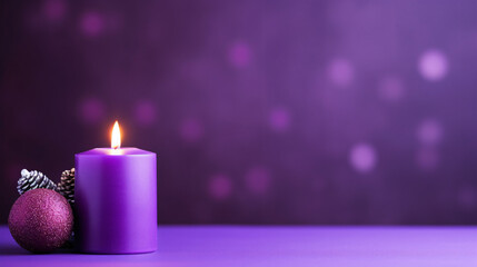 Obraz na płótnie Canvas Beautiful purple gold christmas candle