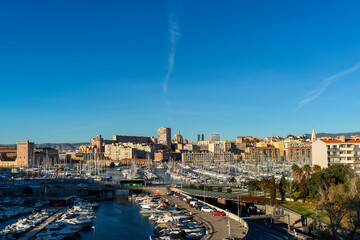 Vue sur le Vieux-Port de Marseille - obrazy, fototapety, plakaty