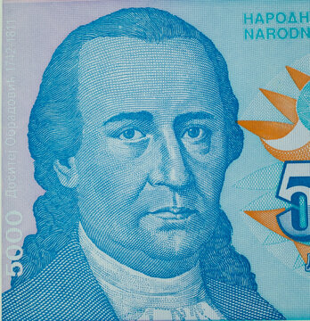 Retrato de la parte de un billete de 5000 dinara del Banco de Yugoslavia, Dositej Obradovic [Dositej Obradović fue un escritor, bi&oacute;grafo, diarista, fil&oacute;sofo, pedagogo, reformador educativo, ling&uuml;ista