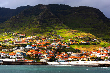 Obraz premium the city of canical on madeira island