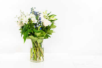 Elegant White Rose Bouquet Adorns a Beautiful Vase