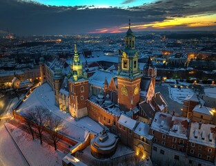 Zamek Królewski na Wawelu zimą widziany z drona o poranku © Michal45