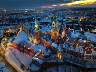 Zamek Królewski na Wawelu zimą widziany z drona o poranku - obrazy, fototapety, plakaty