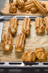 Filling freshly baked eclairs with custard. Homemade eclairs - how to make them. How to cook eclairs
