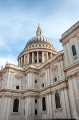 Fototapeta na wymiar St Pauls Cathedral in the city of London