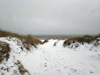 Schnee in dänemarks Dünen