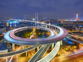 Photo sur Plexiglas Pont de Nanpu Aerial view of Nanpu Bridge in night, Shanghai Downtown