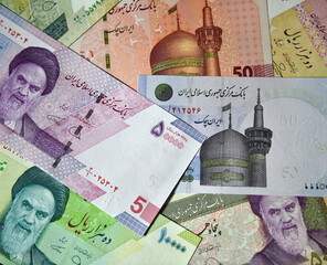 unos billetes actuales de Iran