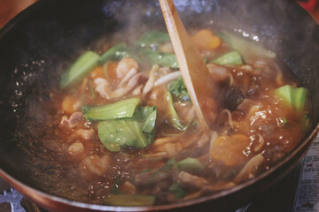 뜨거운 팬에 볶고는 요리 스튜