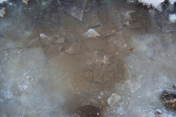 Spuren in Eis und Schnee