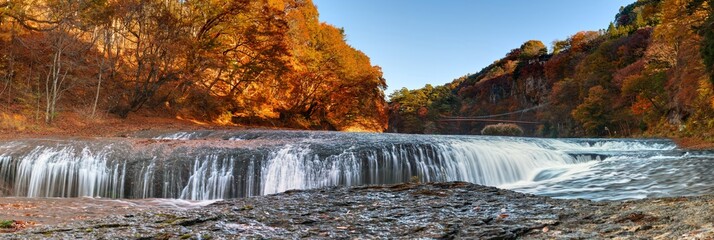 紅葉と吹割の滝