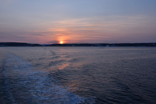 Sunset cruising on sea of Okhotsk © Tonic Ray Sonic