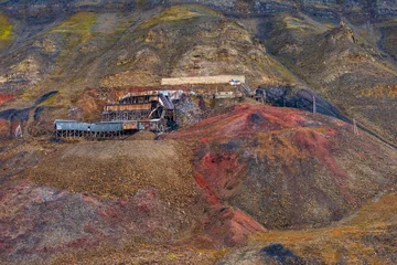 Fotobehang Remnants of coal mines, Longyearbyen © Sunil Singh