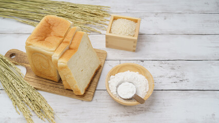 米粉入りパン　イメージ｜(米粉・白米・食パン)