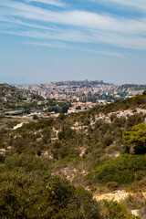Fototapeta na wymiar La città di Cagliari vista dalla Sella del Diavolo, Sardegna