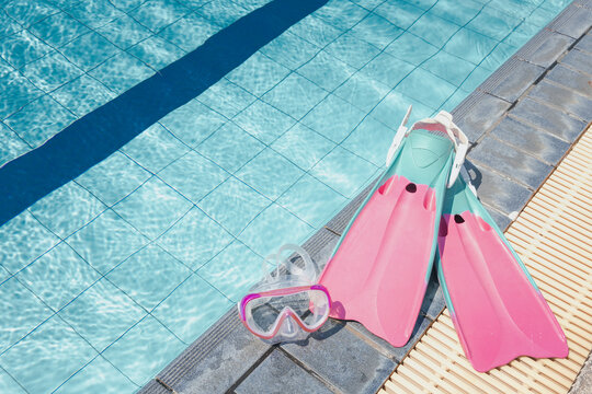 Fin and mask for snorkeling and scuba diving