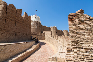 Khairpur District, Pakistan - 3 October 2021: Local people in Kot Diji Fort, Fortress Ahmadabad © Анастасия Смирнова