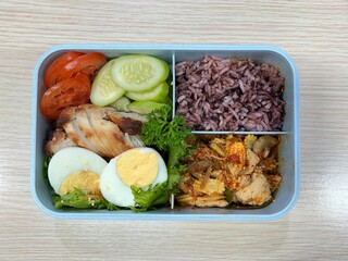 Grilled Chicken Breast with boiled egg with Stir-Fried Chili and brown rice