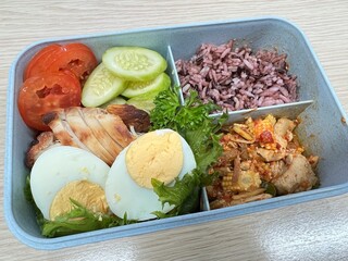 Grilled Chicken Breast with boiled egg with Stir-Fried Chili and brown rice