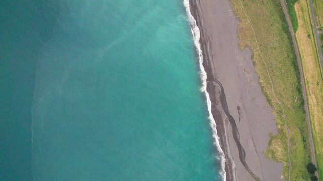 Aerial view of the ocean in new zealand