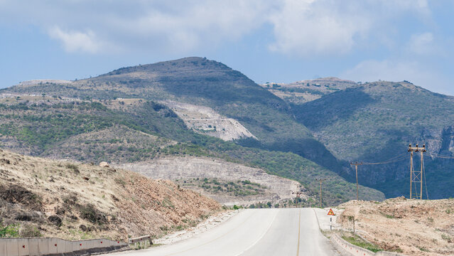 beautiful roads of salalah filled with Naturistic scenes