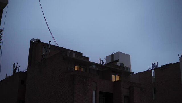 EDIFICIOS Y CIELO