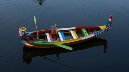 Fototapeta na wymiar Boatman in Myanmar