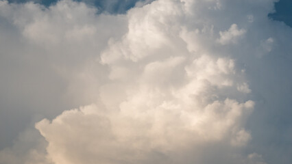 Obraz premium blue sky vivid which has cloudy summer. art in nature beautiful background with copy space add text