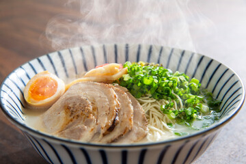 豚骨ラーメン　人気の和食