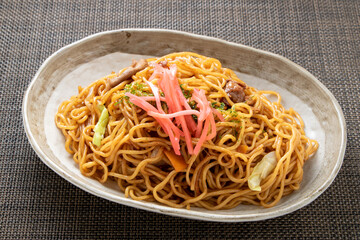 焼きそば(ソース焼きそば)。
